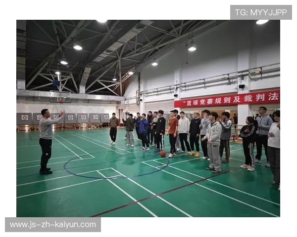 世界篮球联赛在推广中开展基层赛事标准化与裁判体系建设，篮球赛事竞赛规程